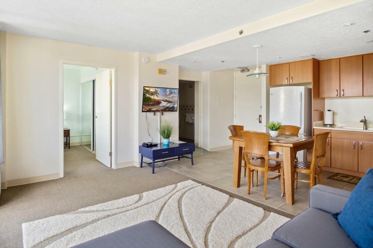 The Pineapple Suite At The Waikiki Banyan Honolulu Extérieur photo
